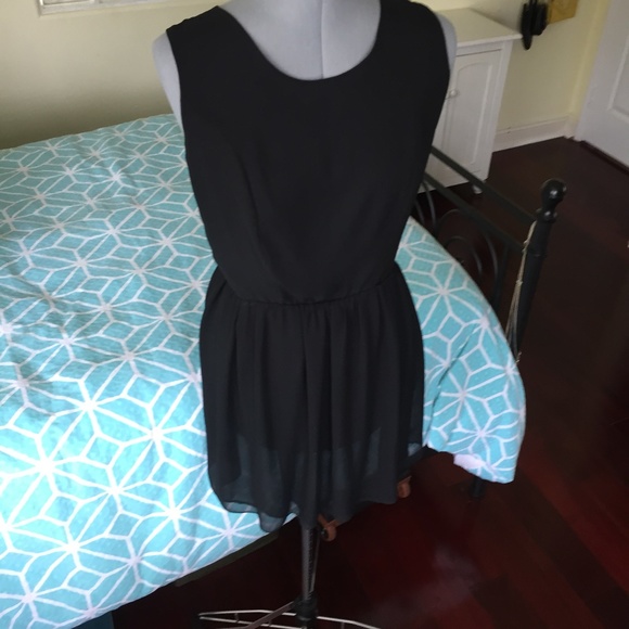 Dress - Picture 4 of 4